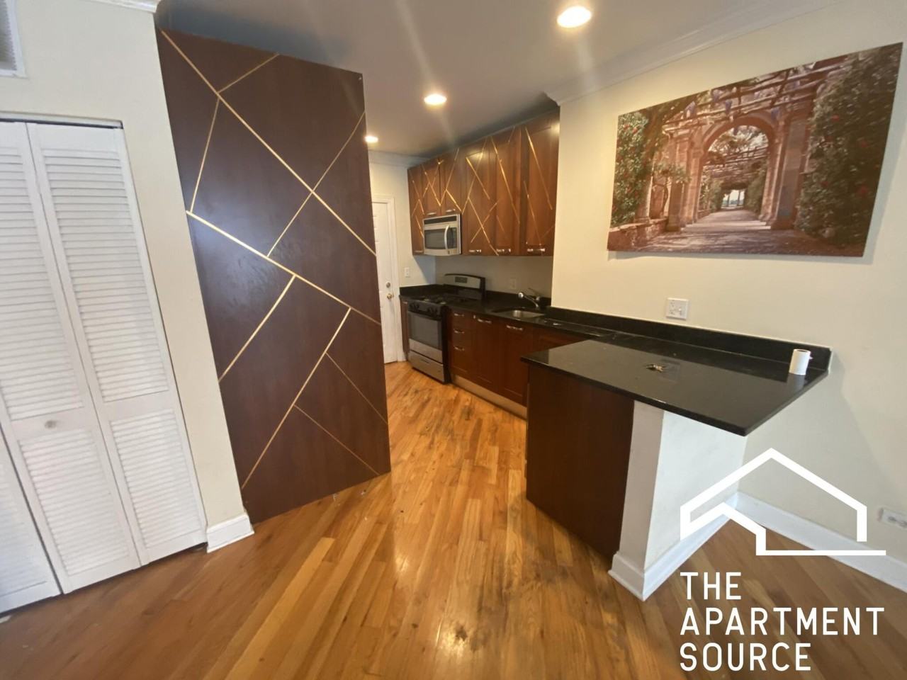 6937 N Oakley Ave #1 - Photo 2 of 10