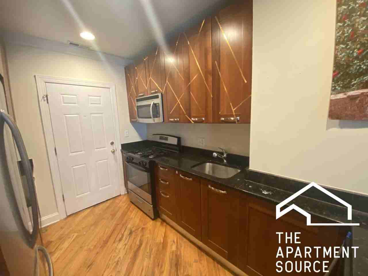 6937 N Oakley Ave #1 - Photo 4 of 10