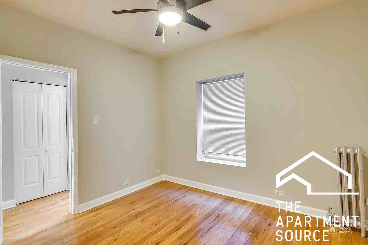 838 E 53rd St #2W - Photo 7 of 9