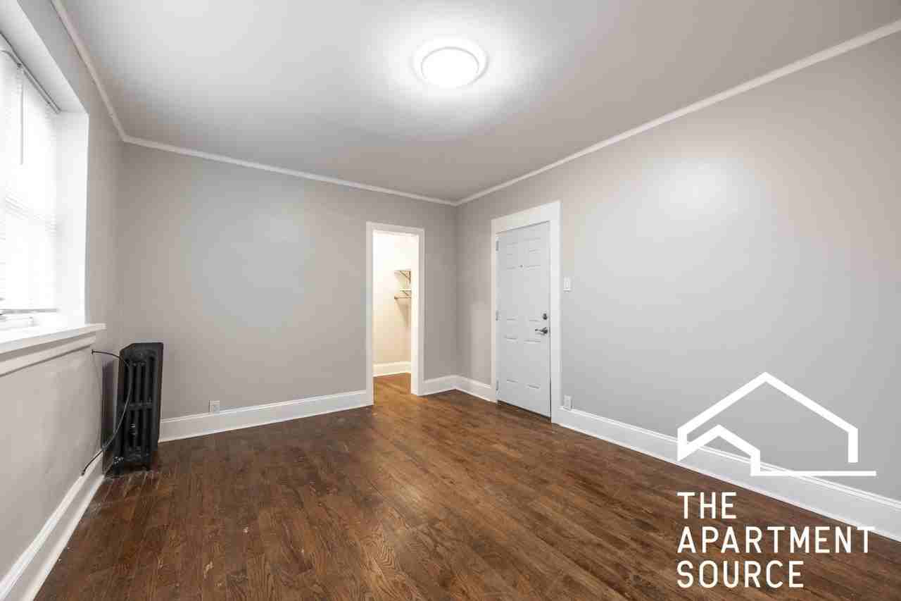 6912 N Ashland Blvd #403 - Photo 3 of 10