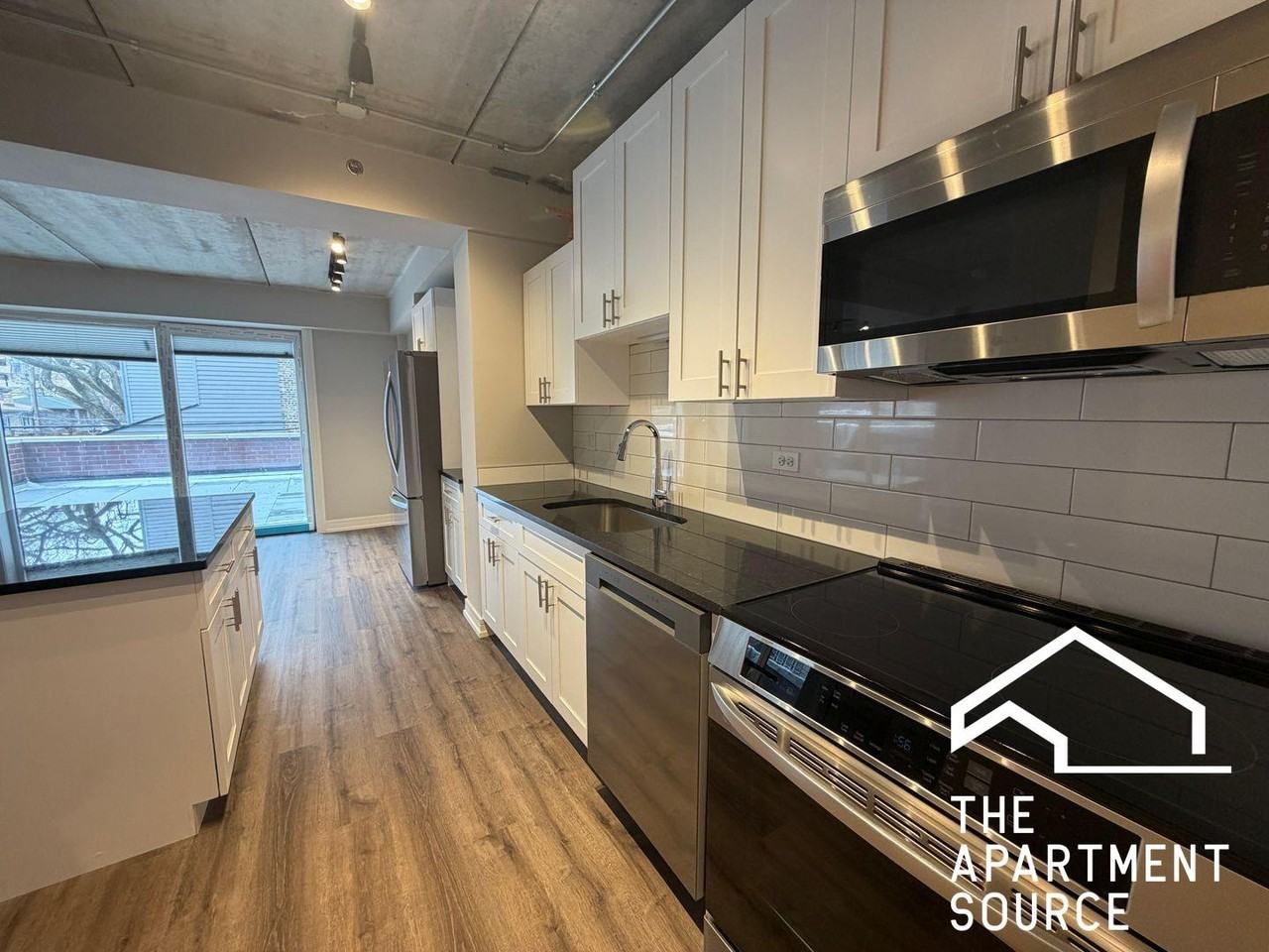 952 W Carmen Ave #607 - Photo 4 of 20
