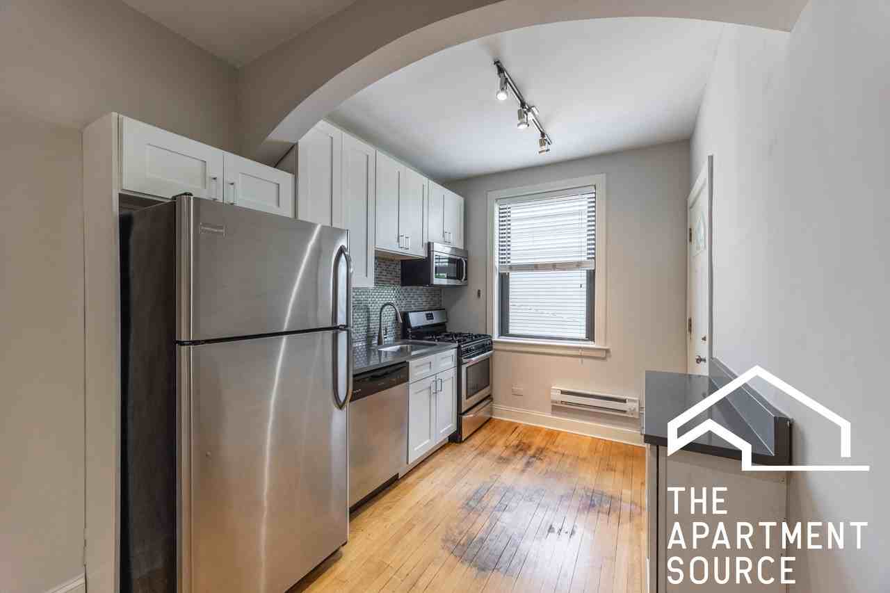 N Rockwell St #B3 - Photo 3 of 14
