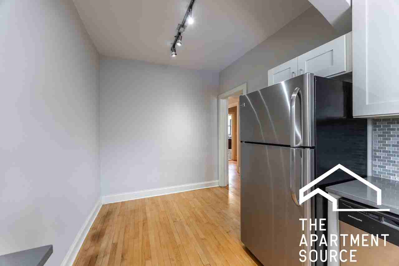 N Rockwell St #B3 - Photo 5 of 14