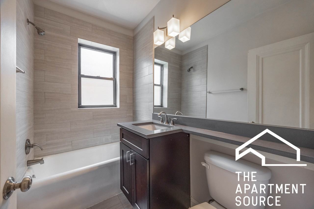 N Rockwell St #B3 - Photo 7 of 14