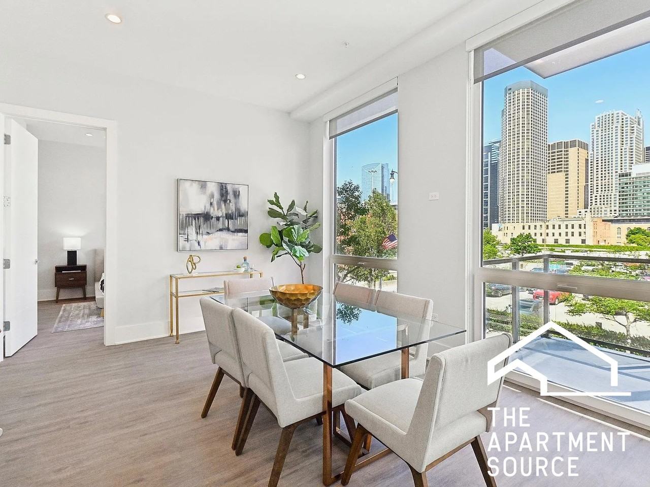 812 W Adams St #403 - Photo 4 of 8