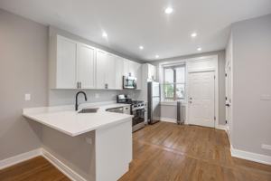 featured image of 5454 N Paulina St #2