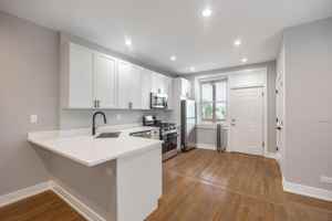 featured image of 5454 N Paulina St #3