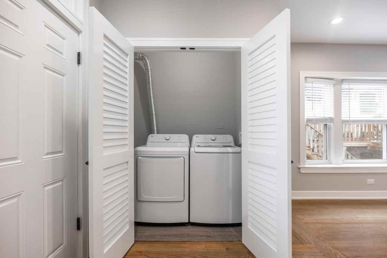 5454 N Paulina St #3 - Photo 4 of 18