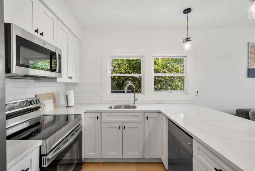 1 Bed / 1 Bath Apartment in Somerville - Photo 6 of 17