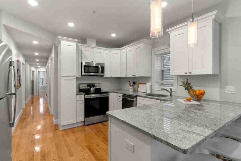 1 Bed / 1 Bath Apartment in South Boston - Photo 3 of 20