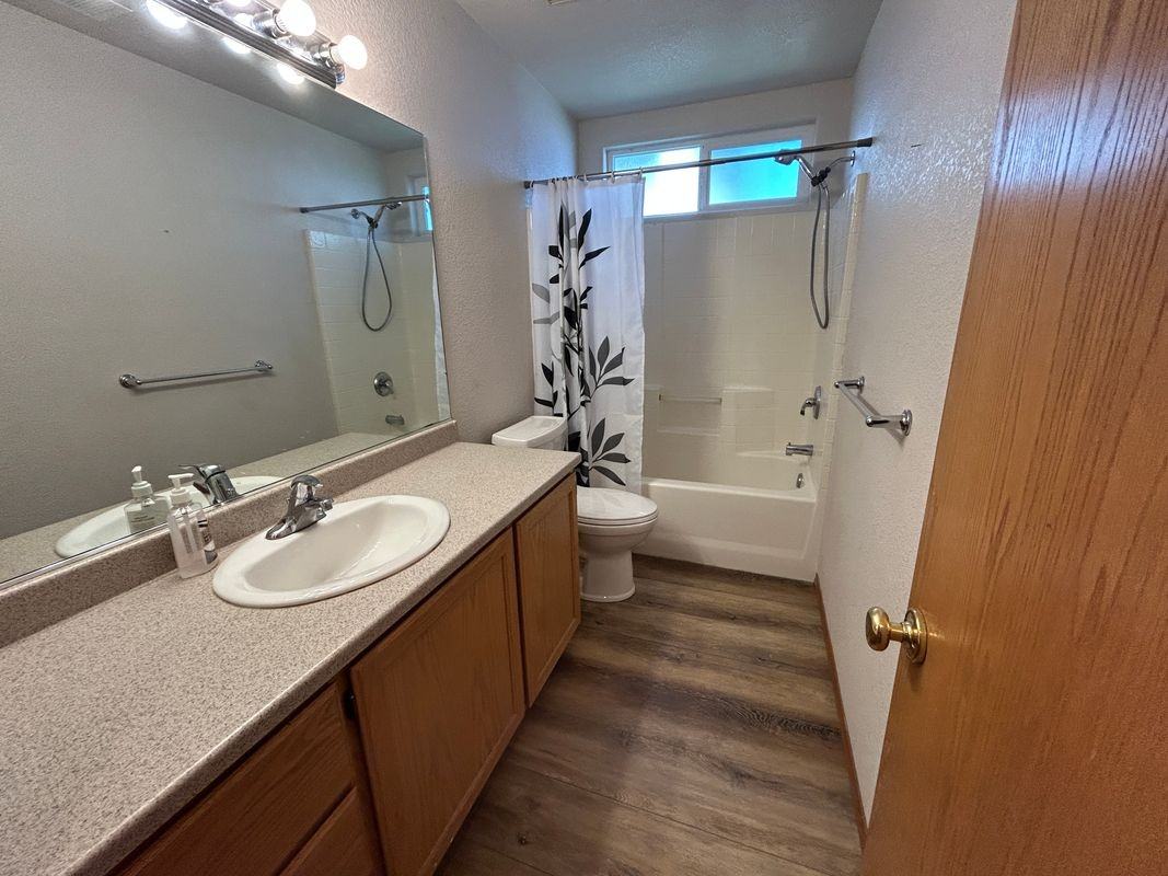 3240 Matthew Ln - Photo 5 of 13