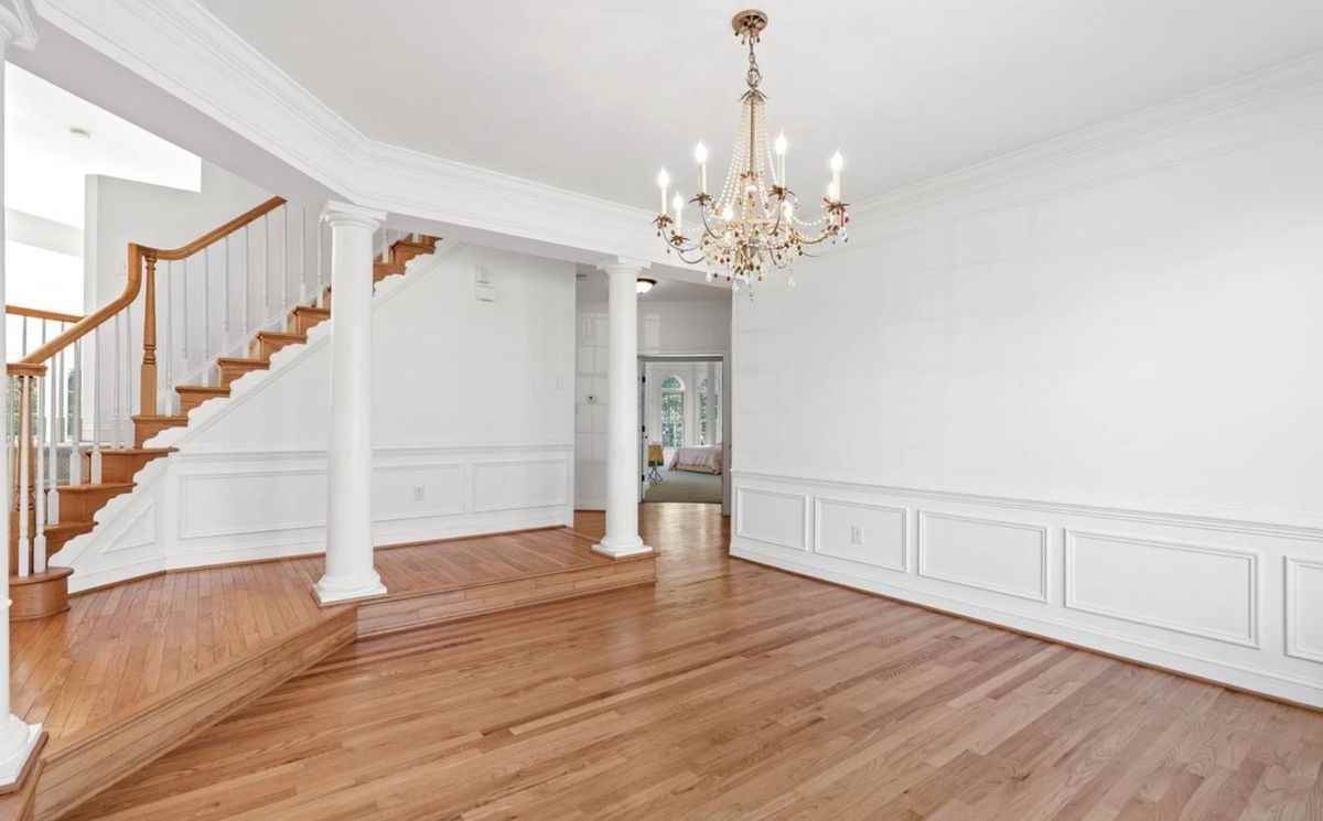 14216 Cervantes Ave - Photo 5 of 50