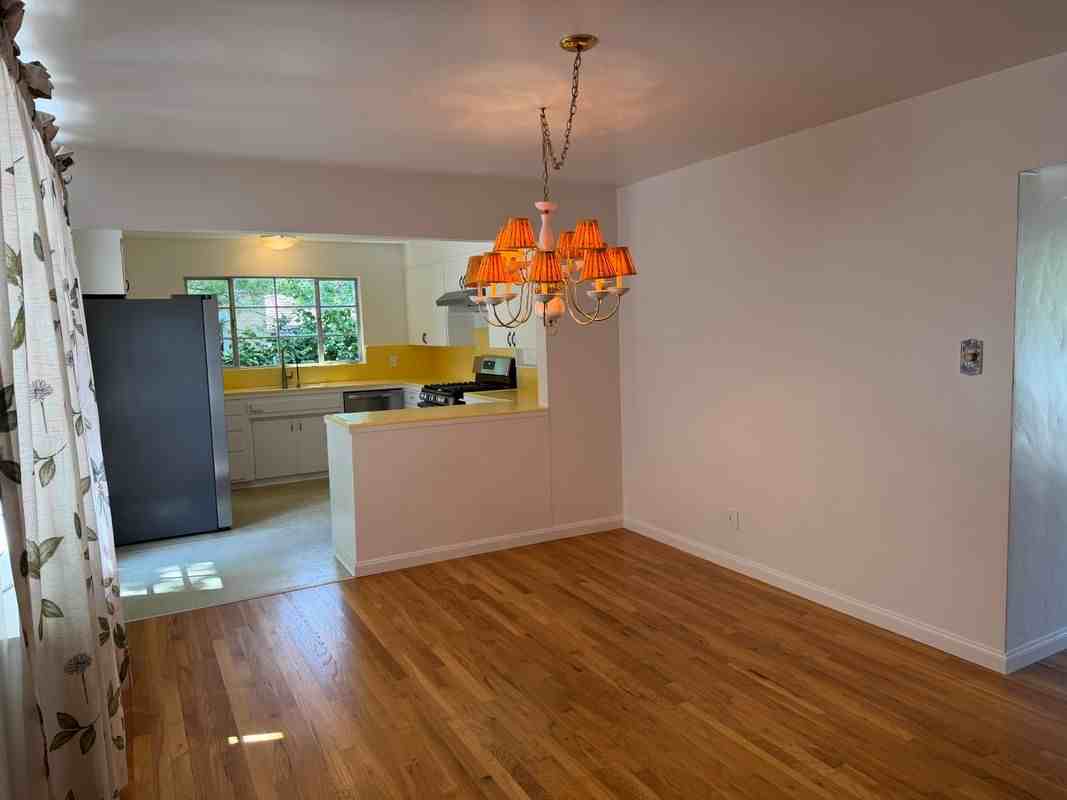 25065 Monterey St - Photo 4 of 12
