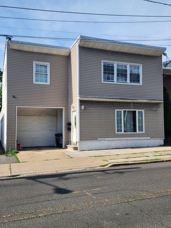 245 W Grand St