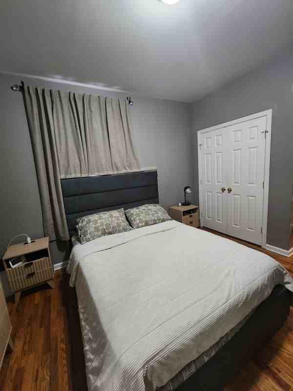 245 W Grand St - Photo 4 of 19