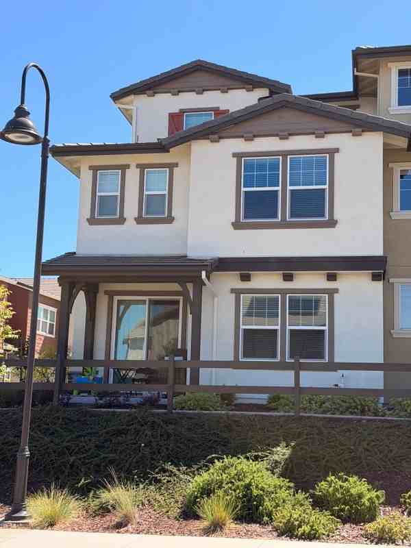 12101 Almeria Way - Photo 2 of 28