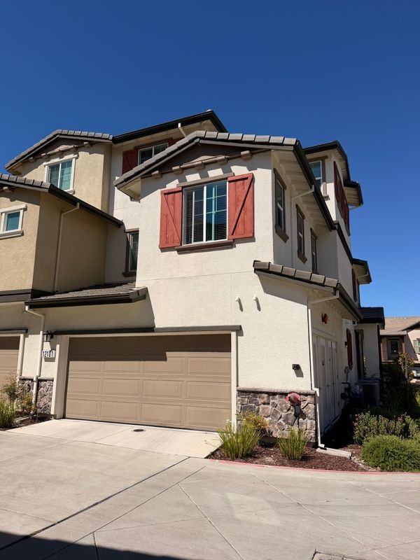 12101 Almeria Way - Photo 4 of 28