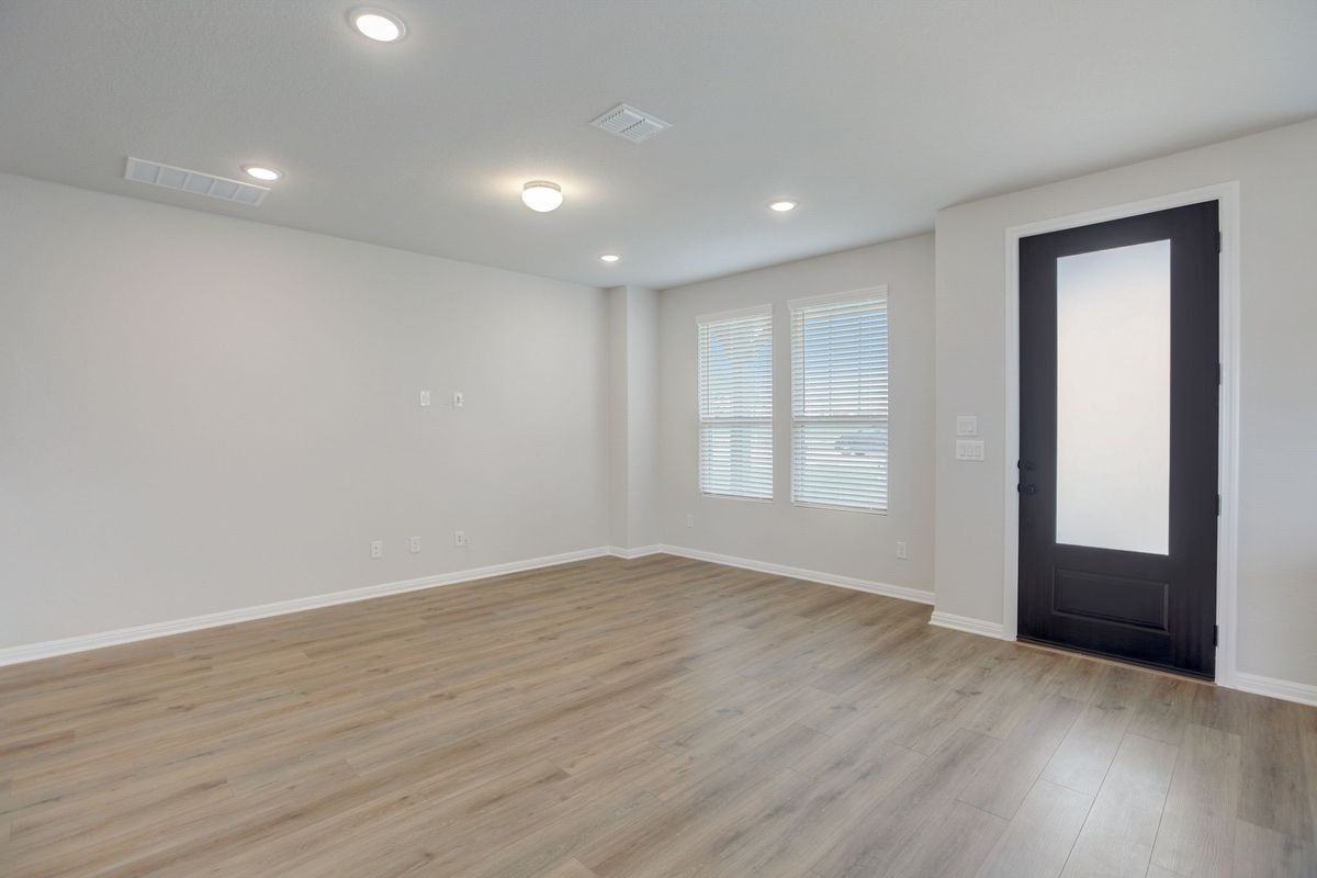 125 Clemens Dr - Photo 4 of 31