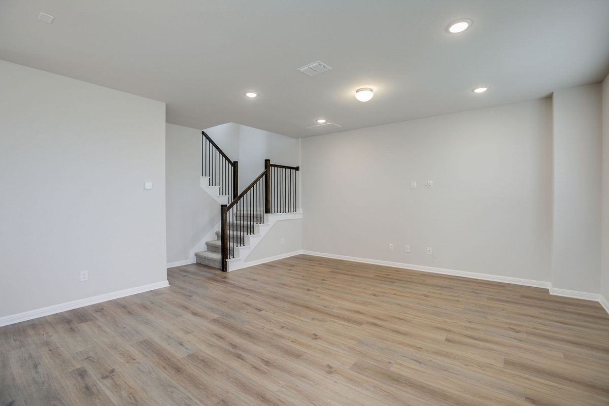 125 Clemens Dr - Photo 5 of 31