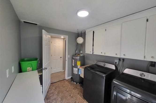 1294 Carmont Dr - Photo 4 of 12
