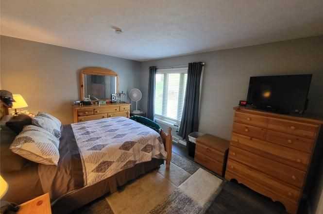 1294 Carmont Dr - Photo 6 of 12