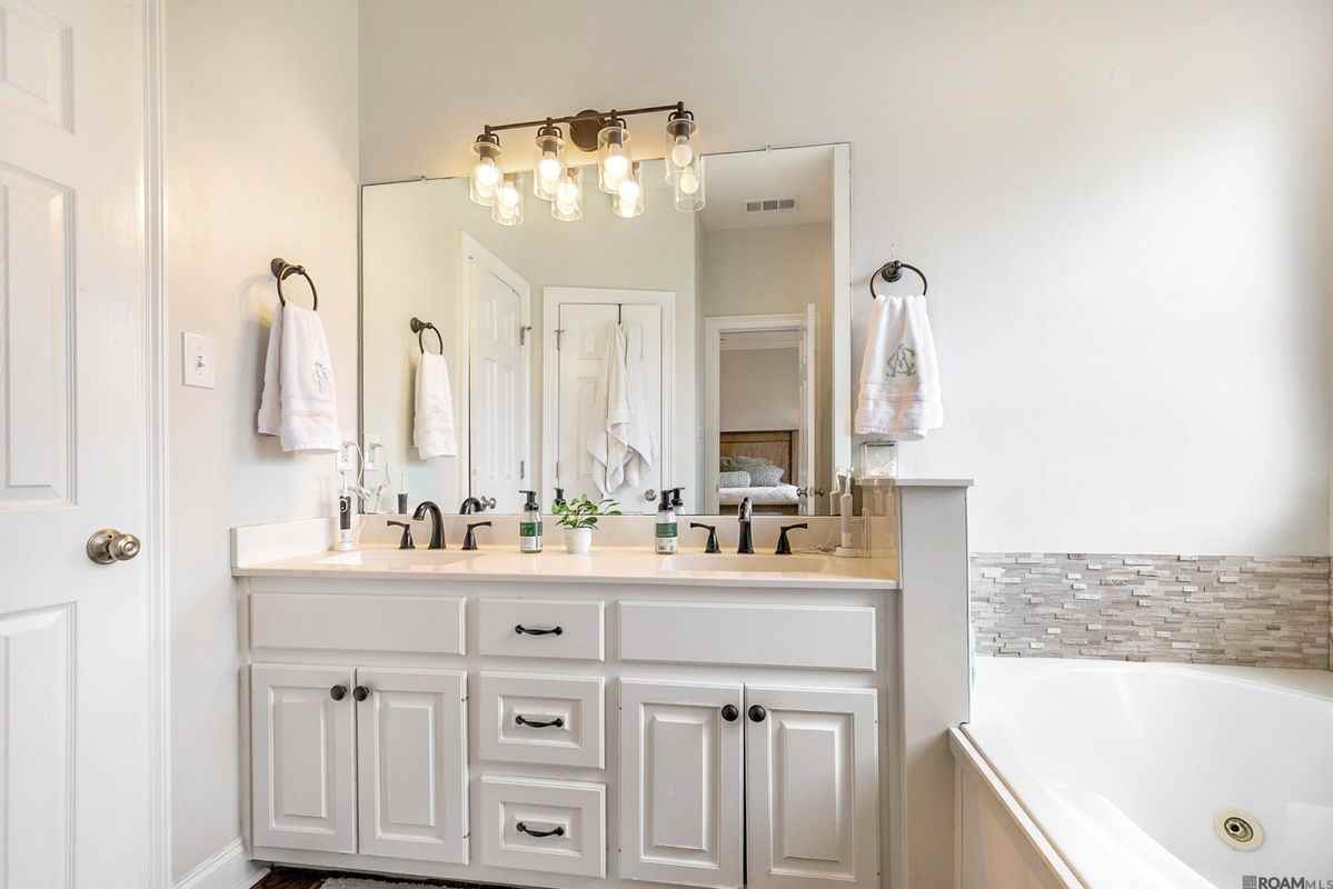 18068 Wilkes Dr - Photo 7 of 13