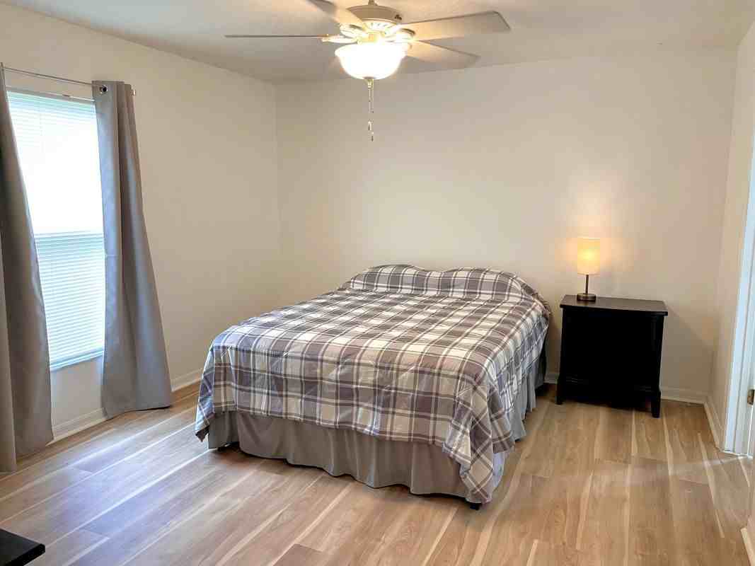 3221 Westminster Ave Se - Photo 7 of 13