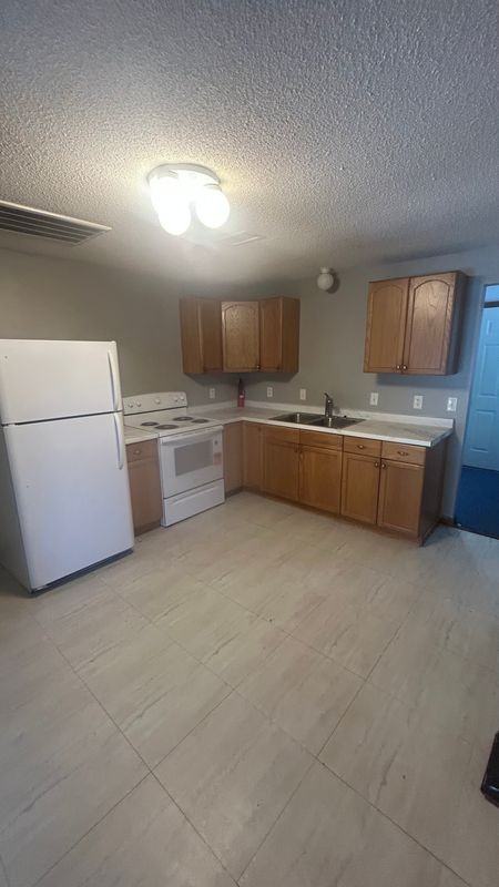 825 Payne Ave ##B - Photo 2 of 12