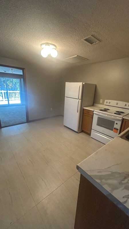 825 Payne Ave ##B - Photo 3 of 12