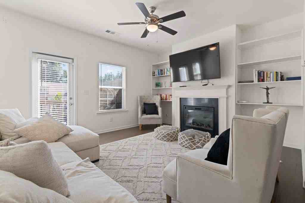 940 Society Cir Sw - Photo 6 of 16