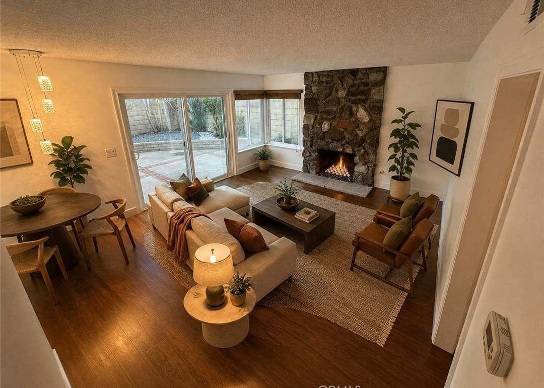 14222 Enfield Cir - Photo 5 of 34