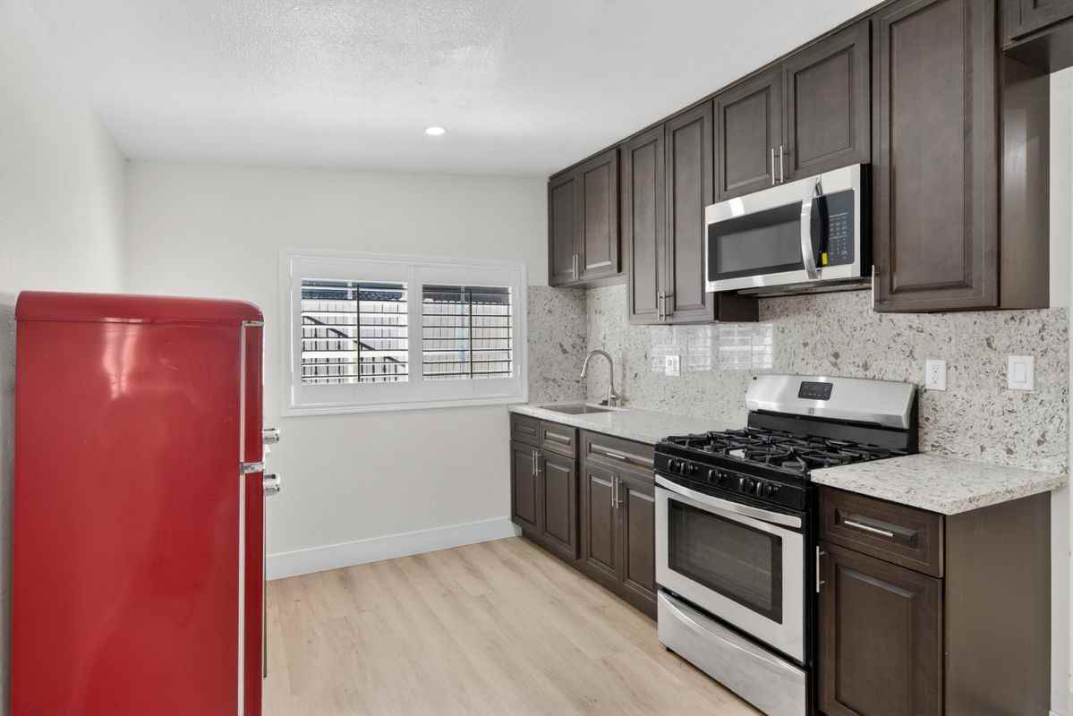 5929 Weaver Ln - Photo 6 of 13