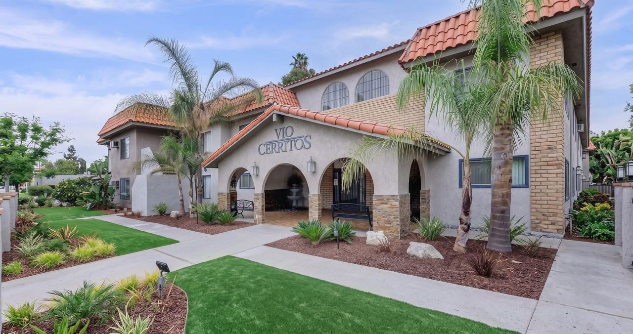 Vio Cerritos - Photo 5 of 19