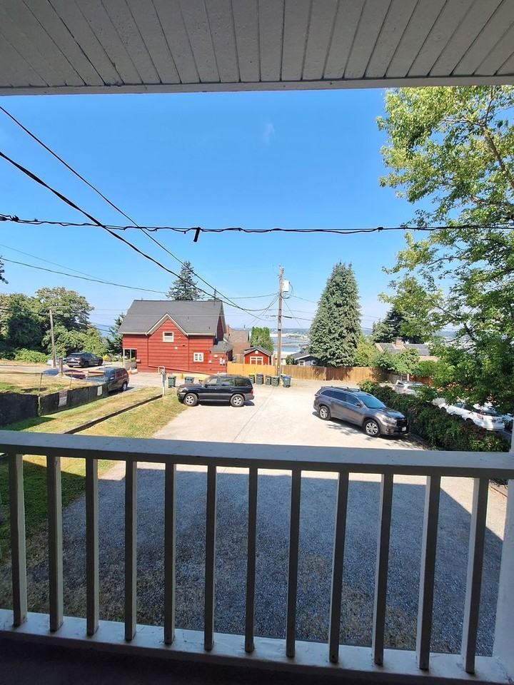 703 N Garden St #B - Photo 7 of 24