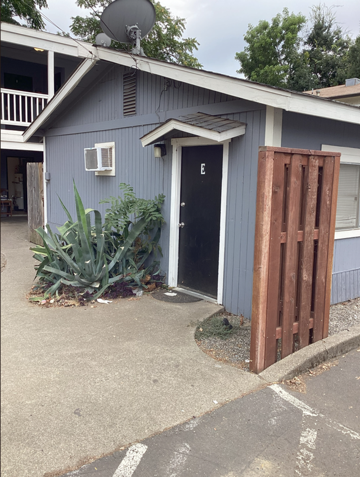 739 West 1st Ave - Photo 2 of 2