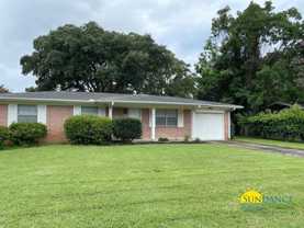 11 Oak Ln - Photo 1 of 1