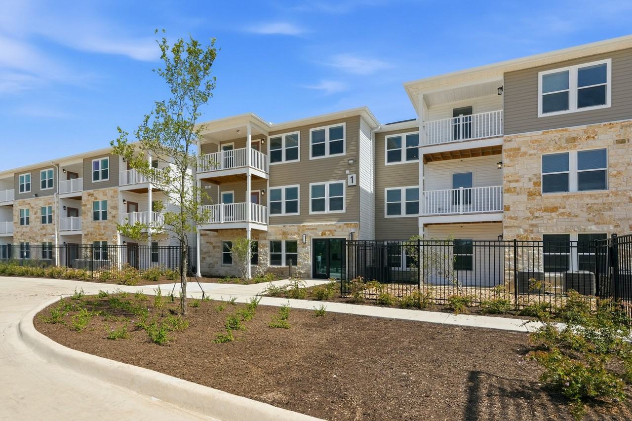 Cedar Bluff Apartments - Photo 5 of 25