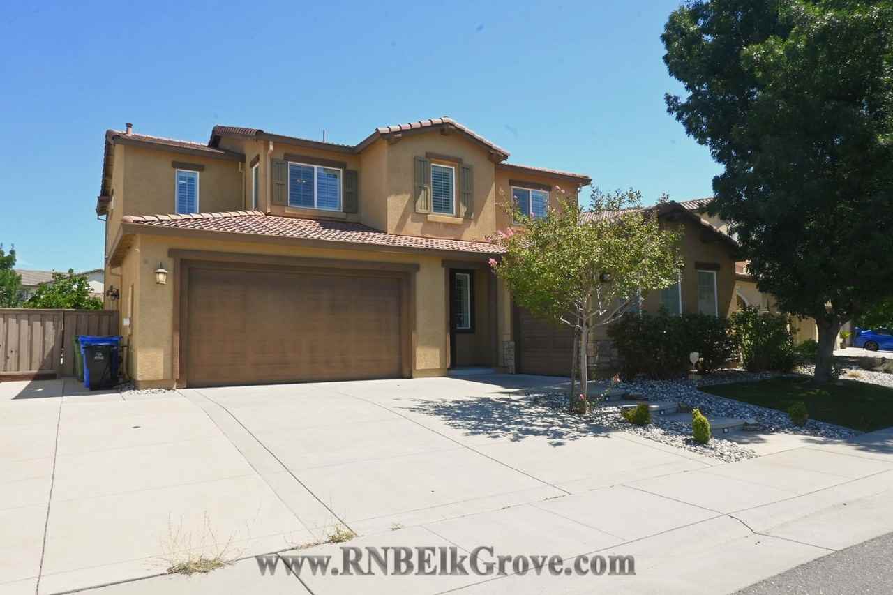 8280 Columbo Cir - Photo 2 of 32