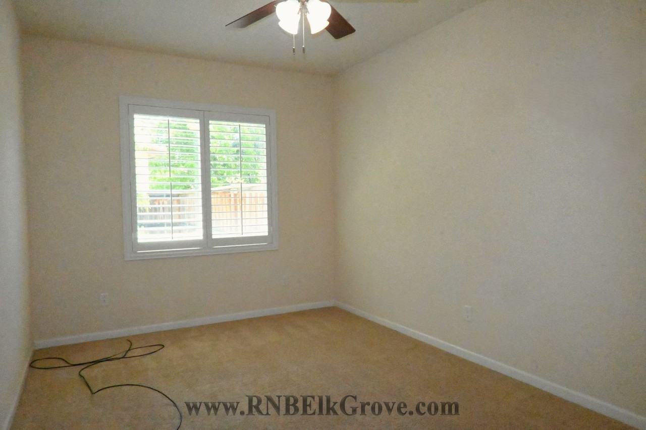 8280 Columbo Cir - Photo 4 of 32