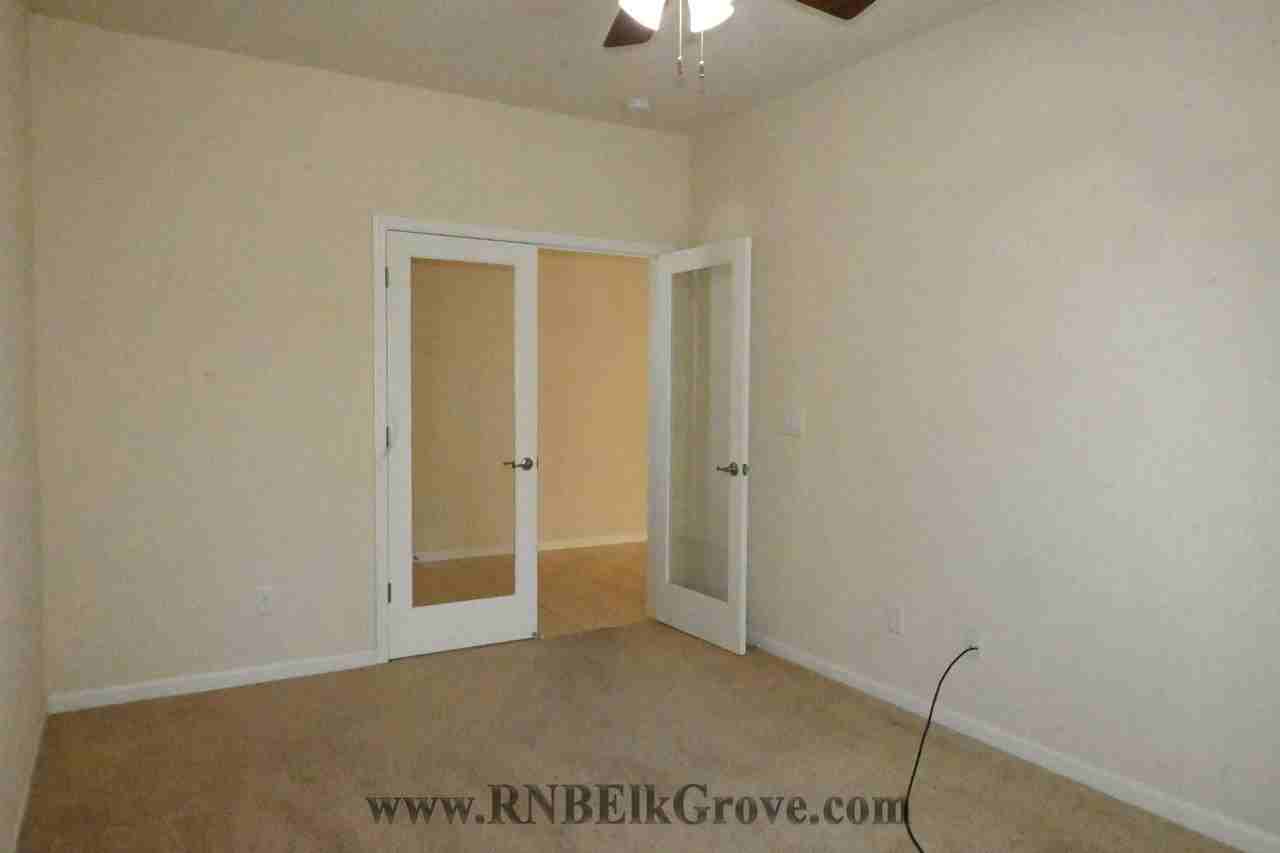 8280 Columbo Cir - Photo 5 of 32