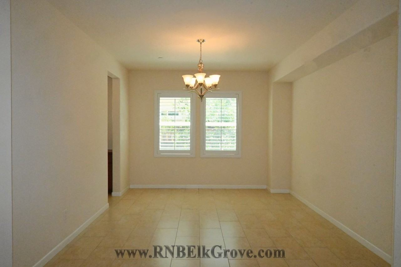 8280 Columbo Cir - Photo 6 of 32