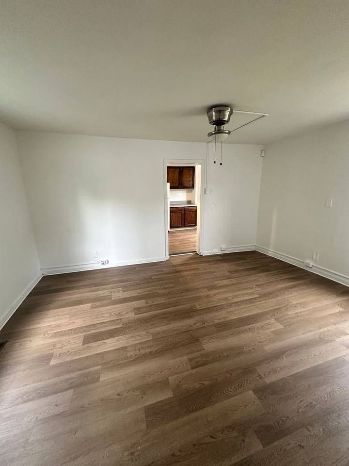 3239 Marne Ave - Photo 6 of 17