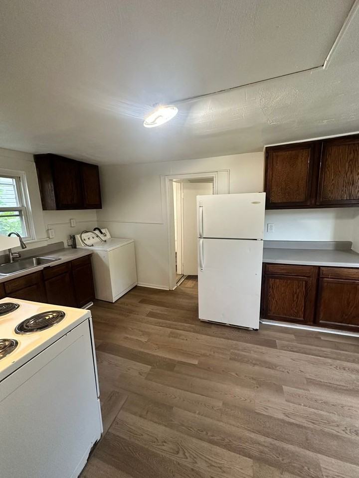 3239 Marne Ave - Photo 7 of 17