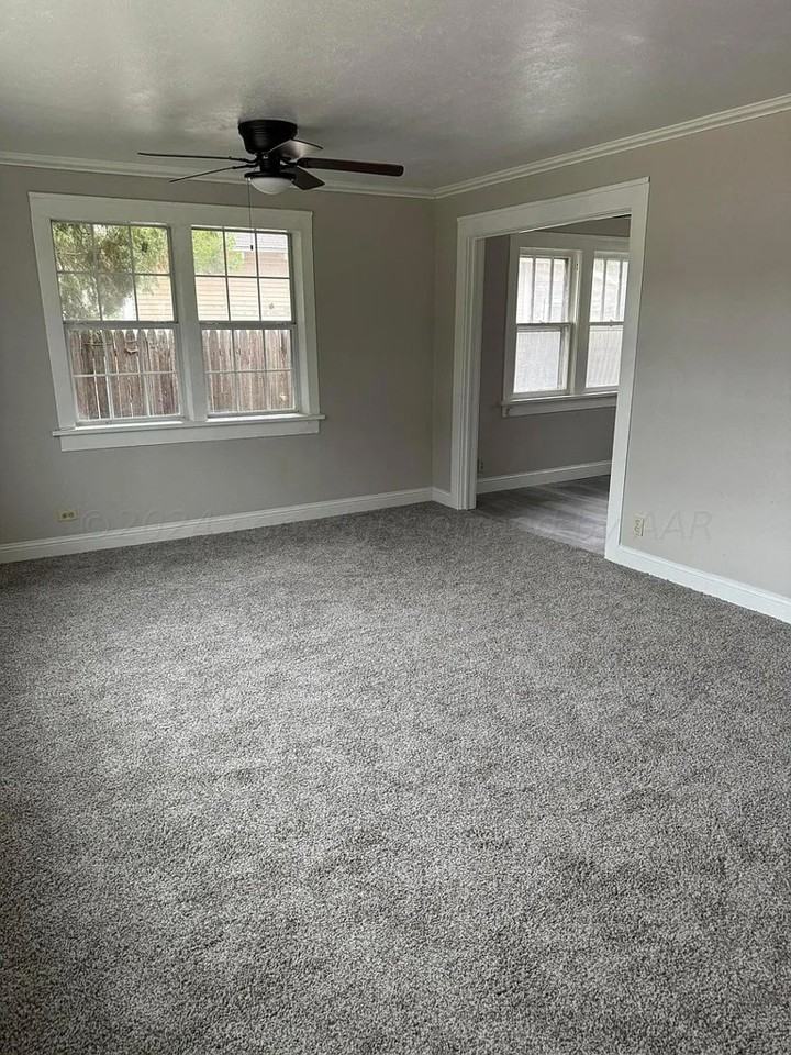 4011 S Harrison St - Photo 2 of 7
