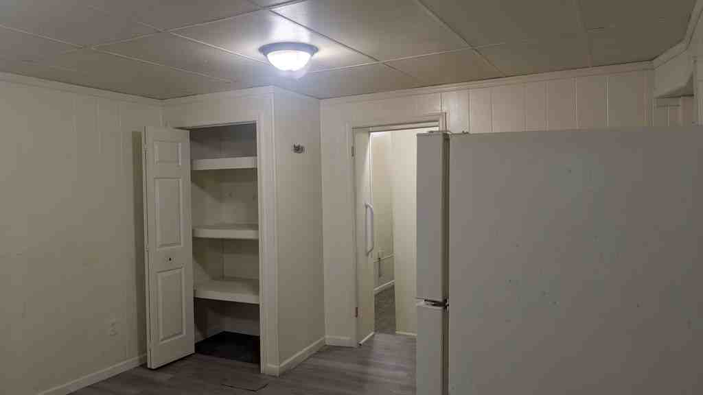 614 Centre St - Photo 3 of 7