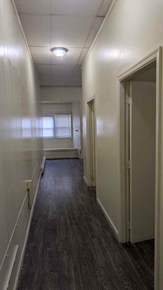 614 Centre St - Photo 4 of 7