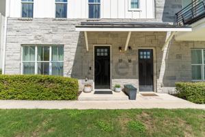 featured image of 2624 Metcalfe Rd #17