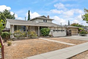 featured image of 4842 Englewood Dr