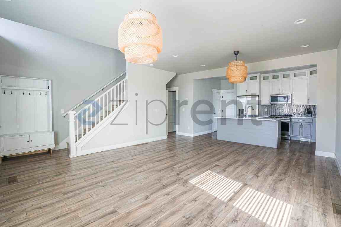 6576 W.S. - Photo 6 of 31