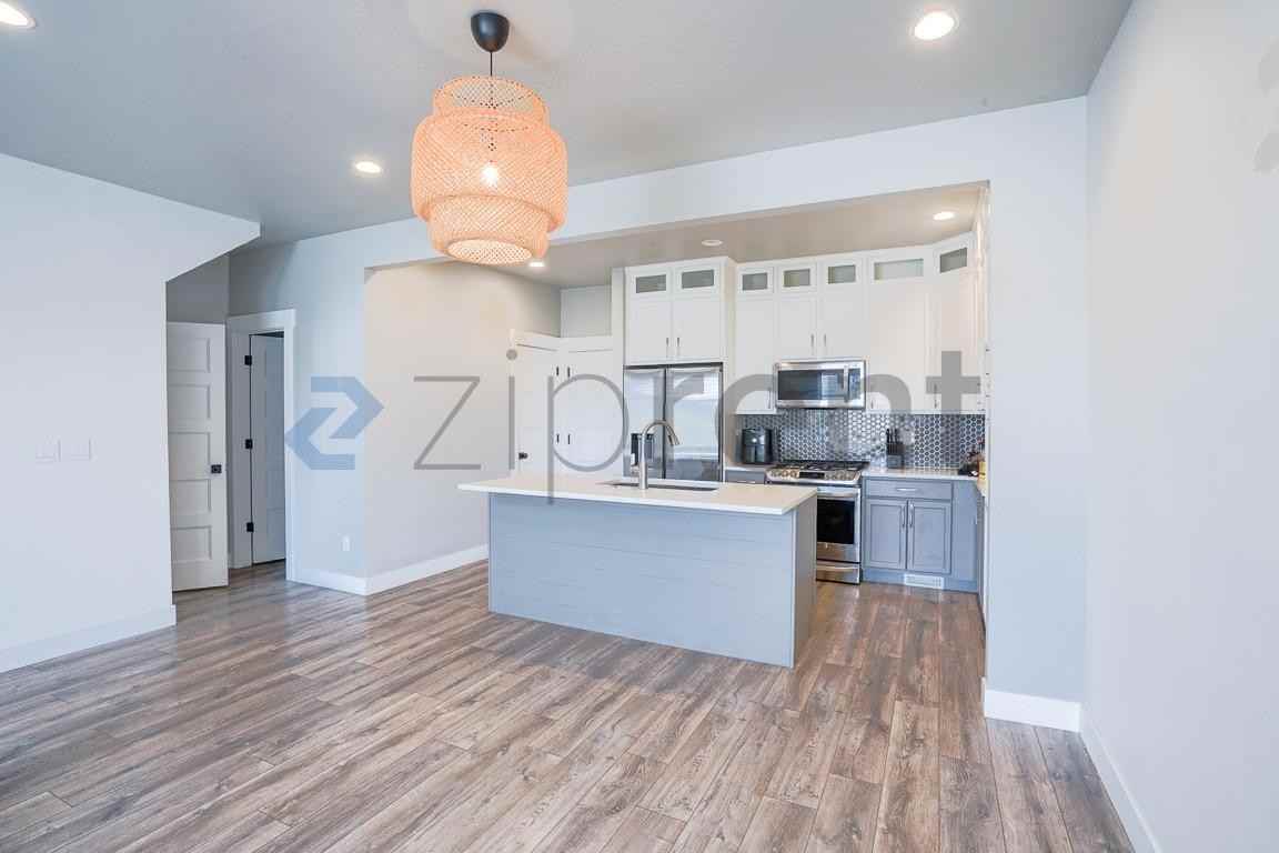 6576 W.S. - Photo 7 of 31